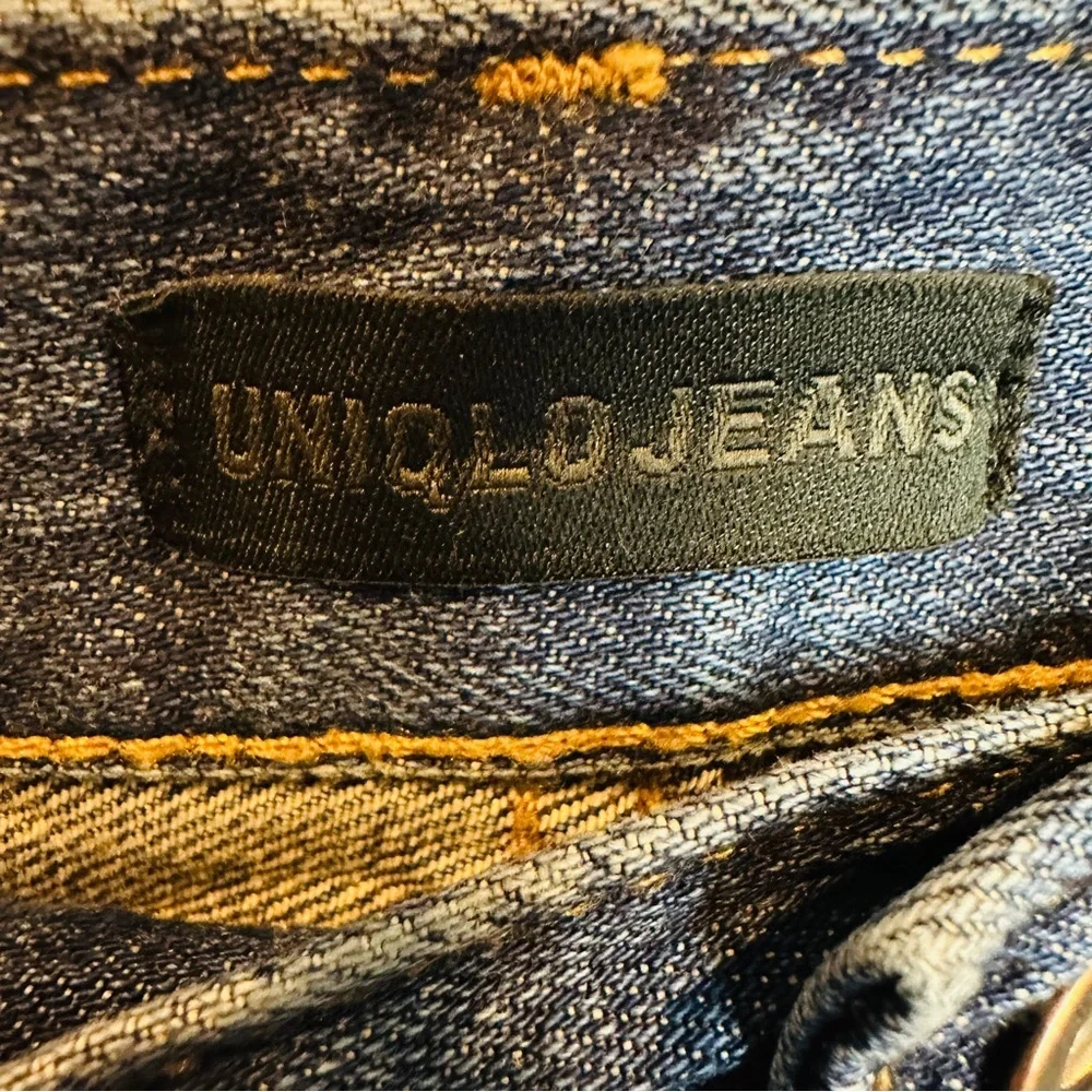Uniqlo Relaxed High Rise Tapered‎ Leg Jeans Timeless Style